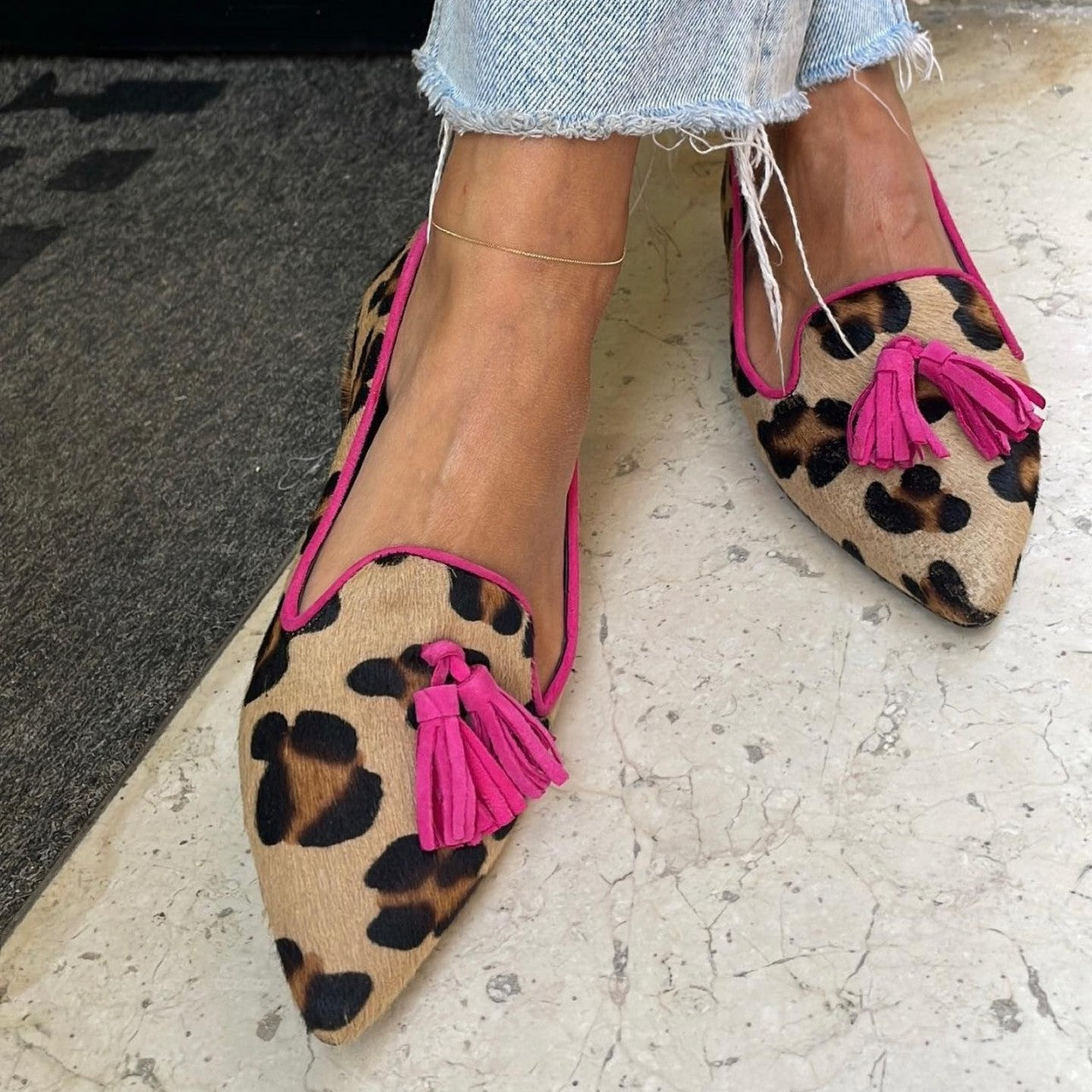 Zara | Chic Animal Print Flats