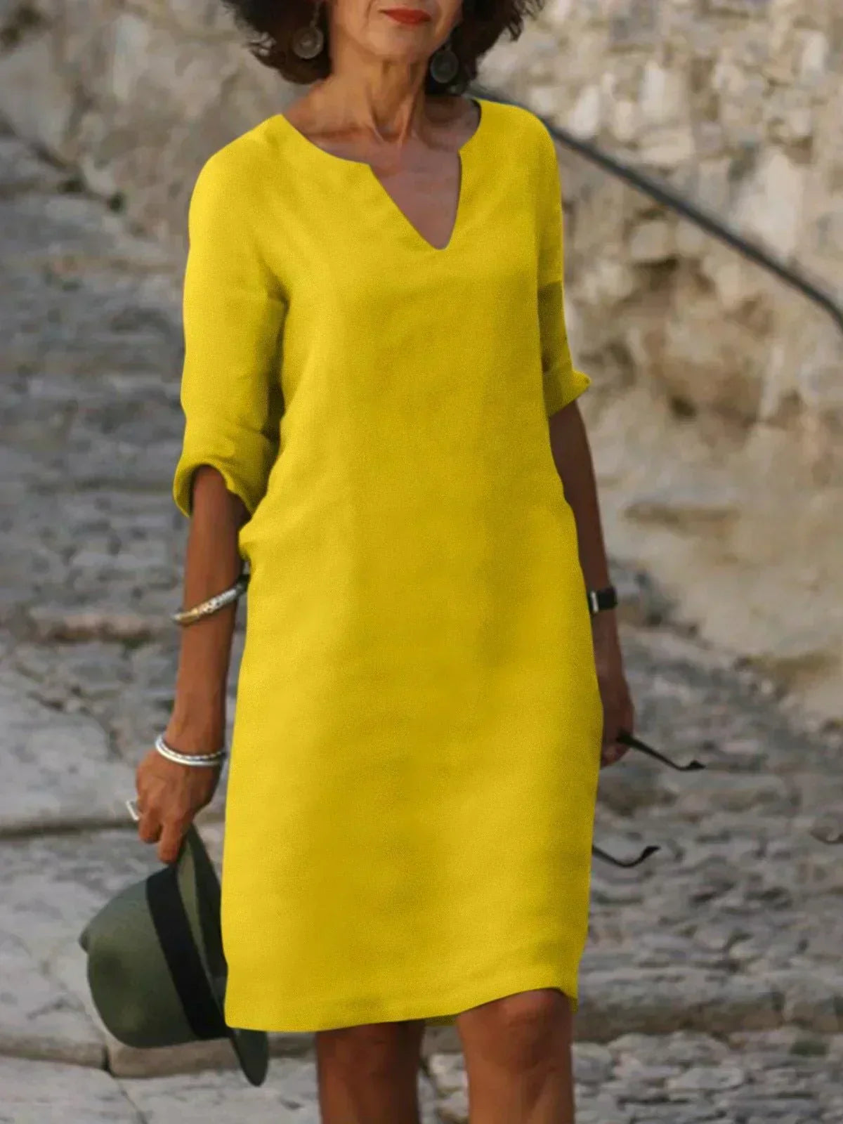 Lola - Relaxed V-Neck Dress